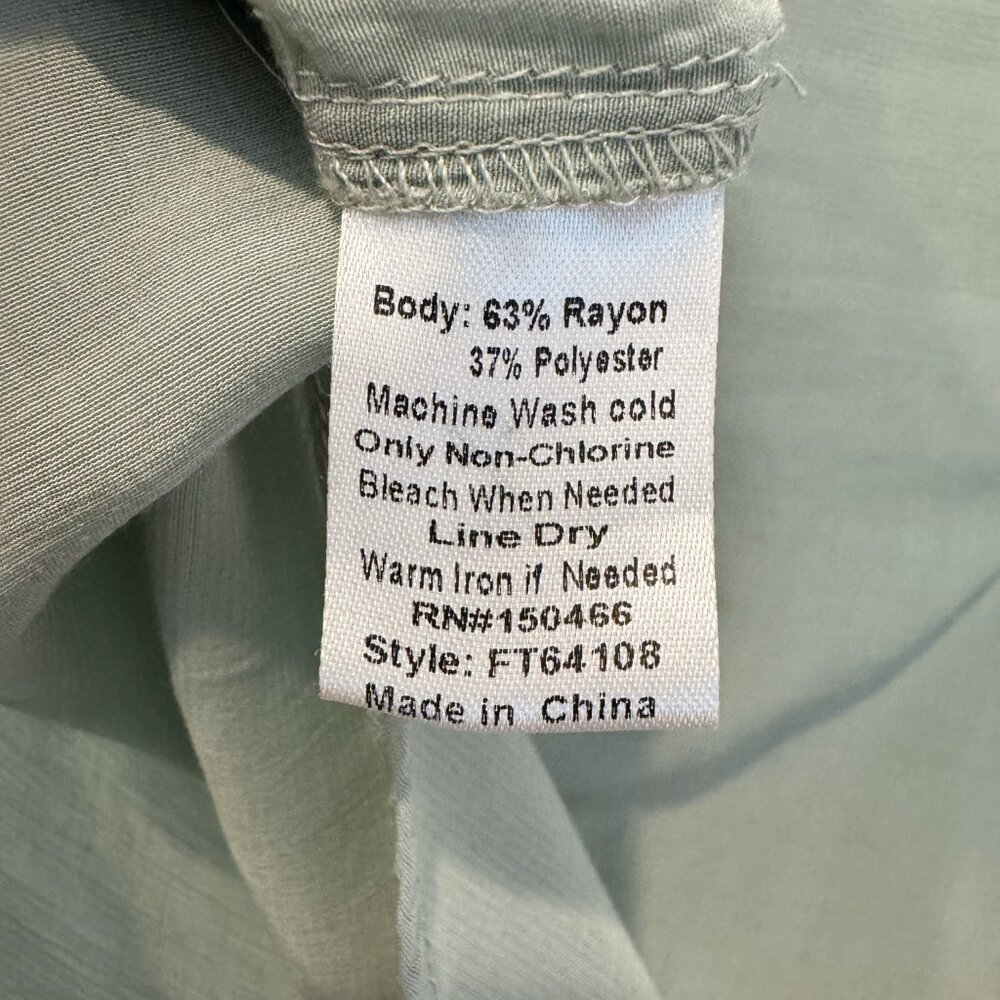FUN2FUN Emmie V-Neck Blouse Light Green Split Neck Size XXL - Picture 5 of 9